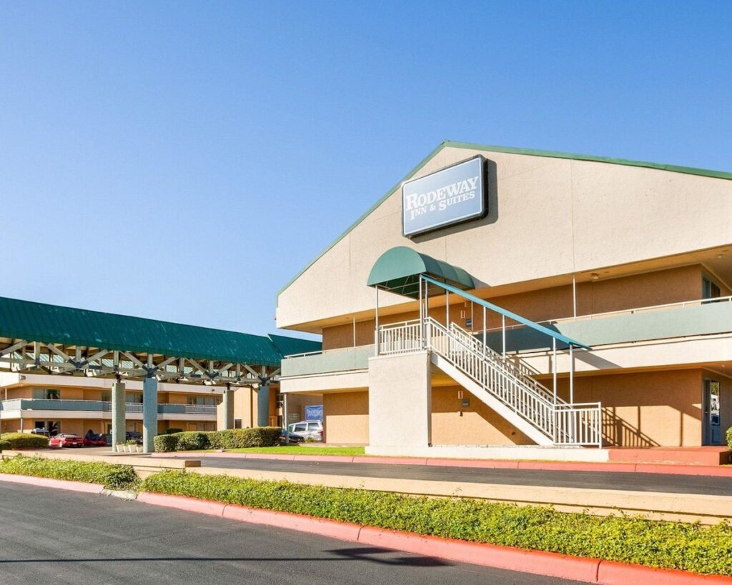 Rodeway Inn & Suites South of Fiesta Park