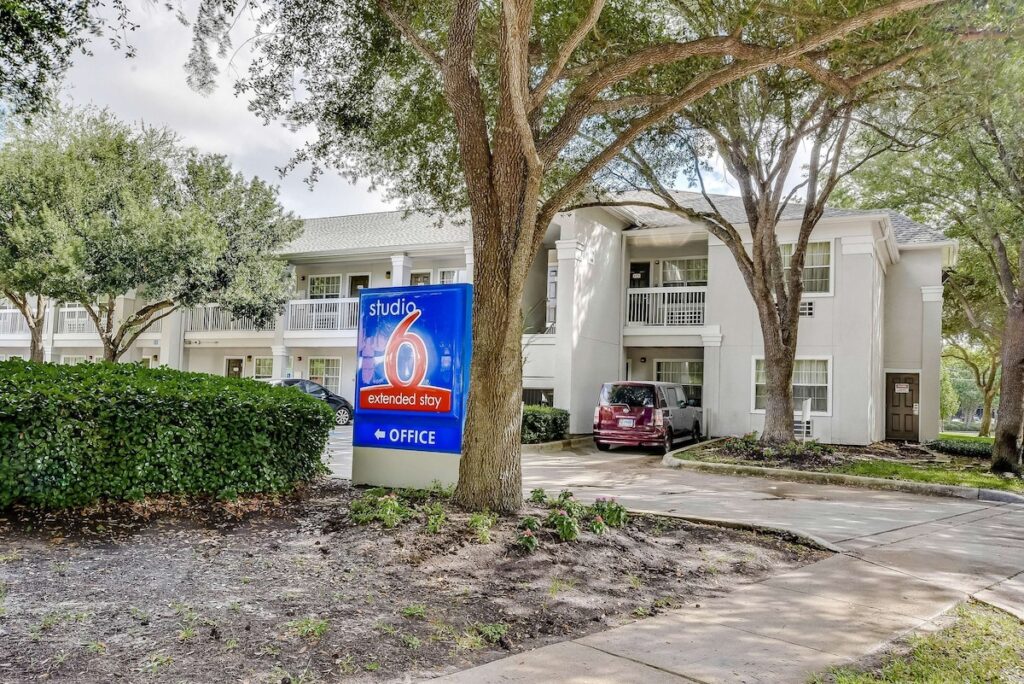 Studio 6 Houston, TX - Hobby South