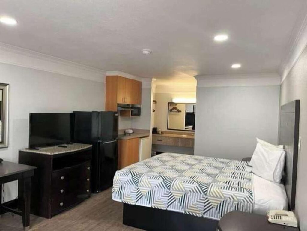 Studio 6 Suites Hinesville, GA