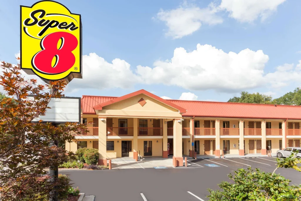 Super 8 by Wyndham Decatur/Dntn/Atlanta Area
