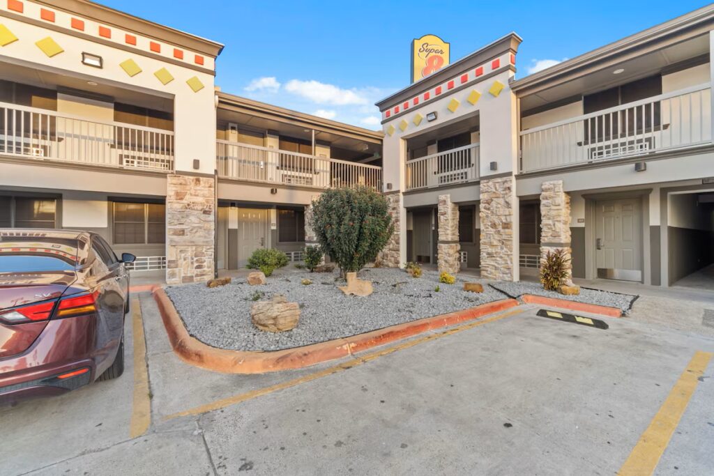 Super 8 Wyndham McAllen Downtown- City Center-Plaza Mall-Airport