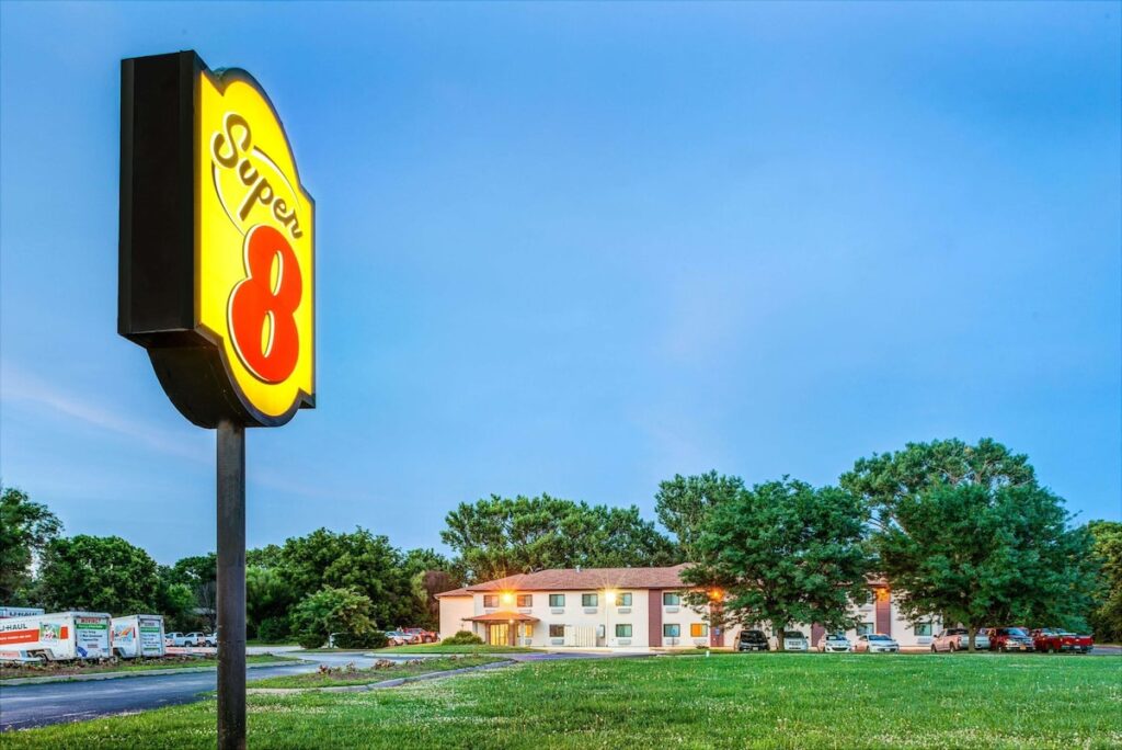 Super 8 by Wyndham Blair