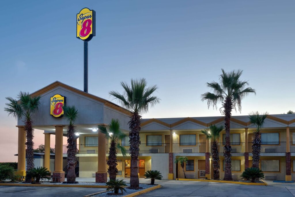 Super 8 by Wyndham Breaux Bridge