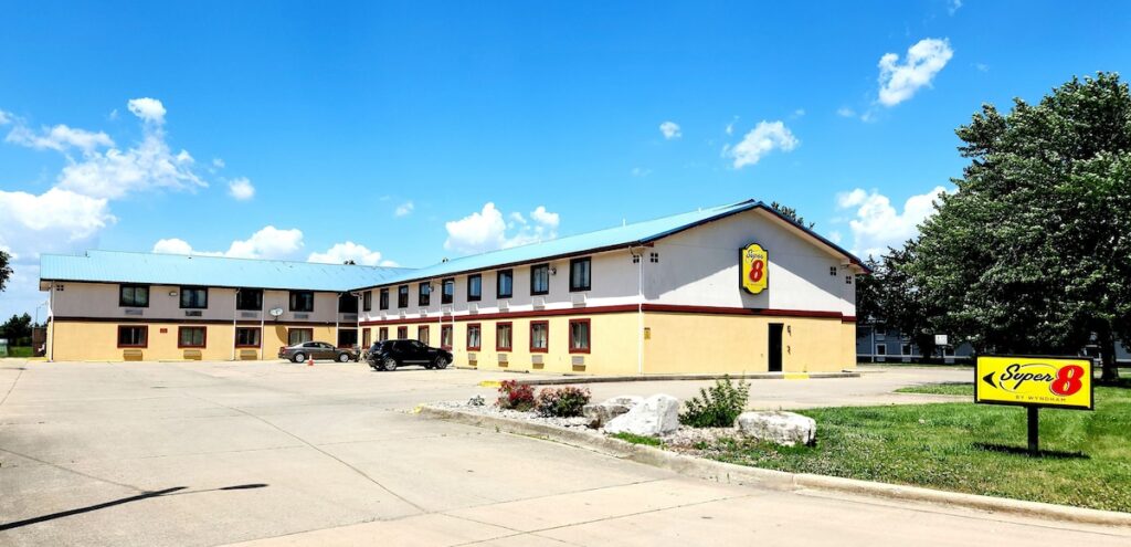 Super 8 by Wyndham Champaign