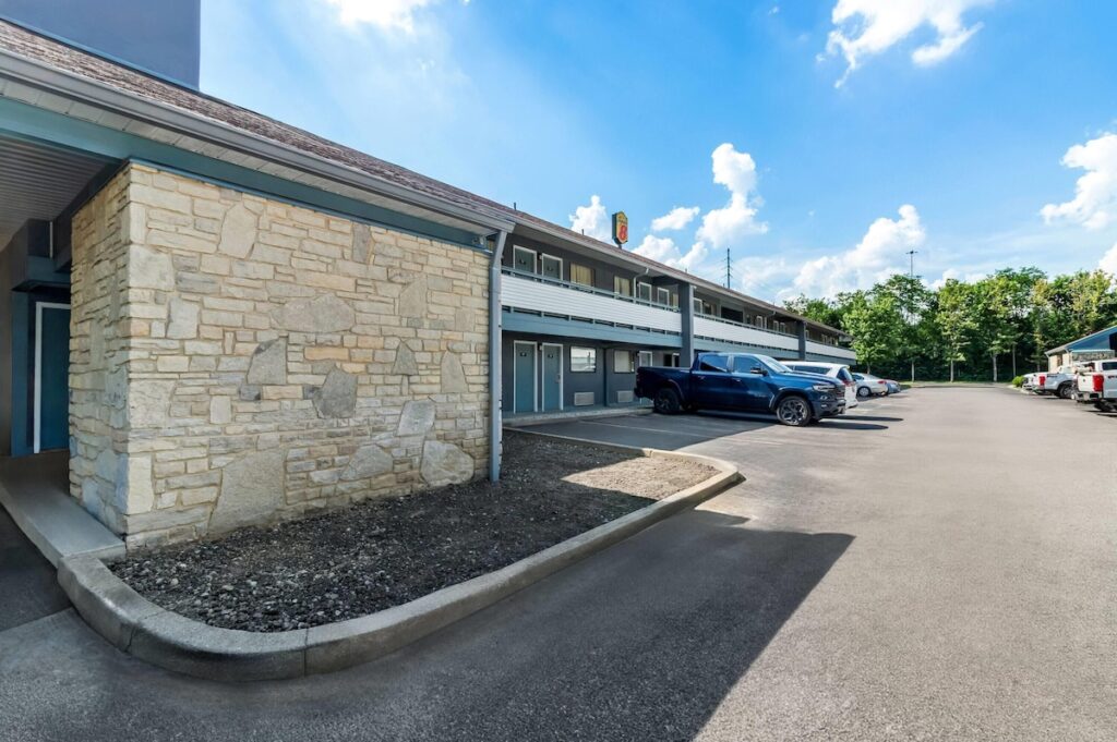 Super 8 by Wyndham Cincinnati/Springdale OH