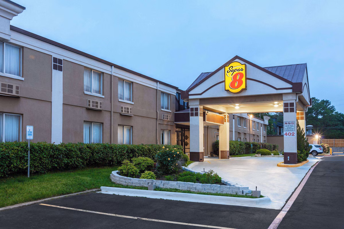 Super 8 by Wyndham Grand Prairie North