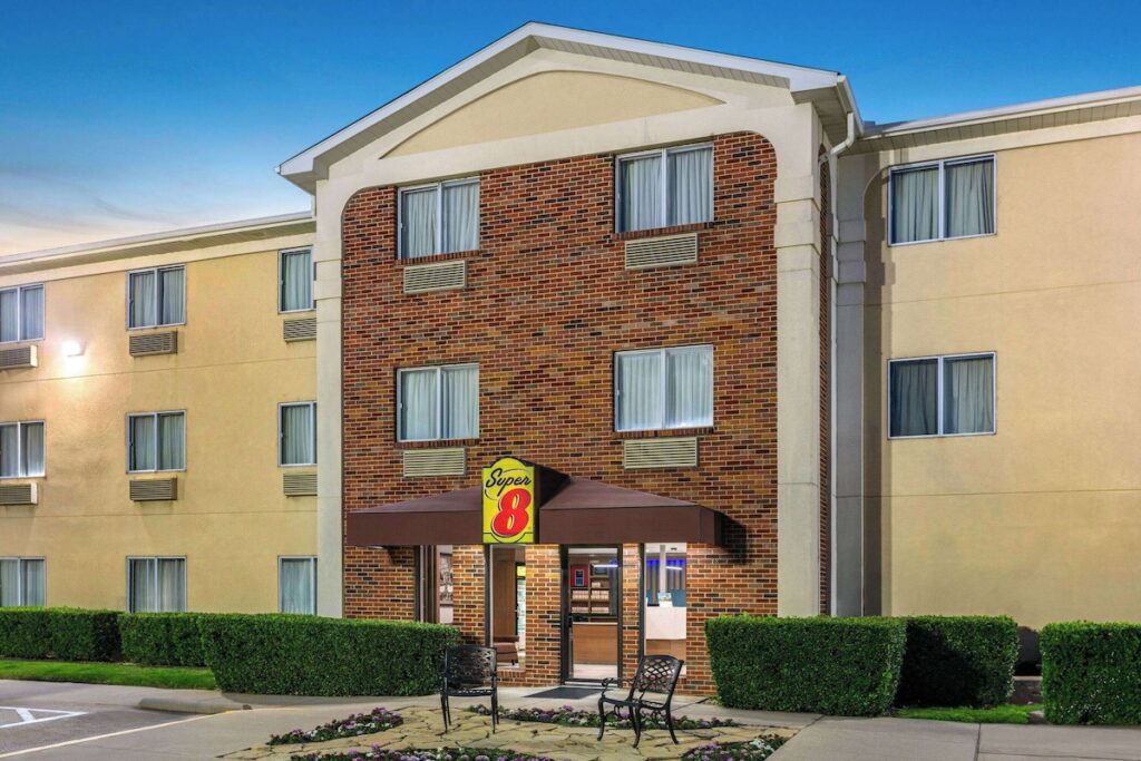 Super 8 by Wyndham Grapevine/DFW Airport Northwest