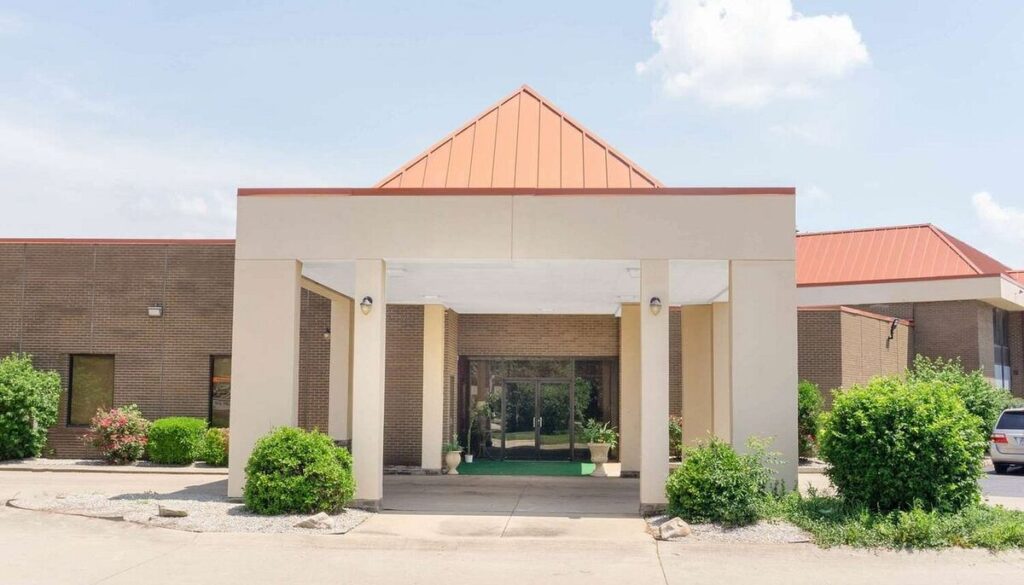 Super 8 by Wyndham Harrison OH