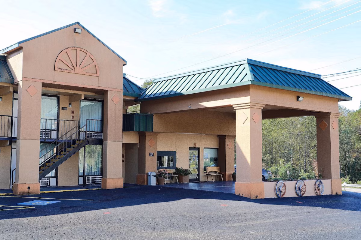 Super 8 by Wyndham Marion NC