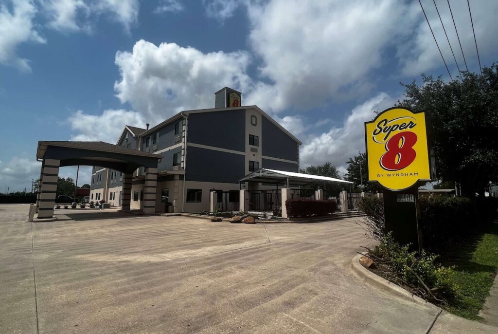 Super 8 by Wyndham Pasadena