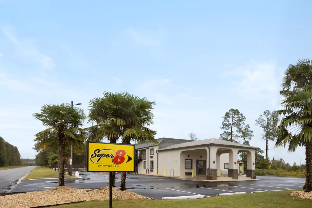 Super 8 by Wyndham Perry GA