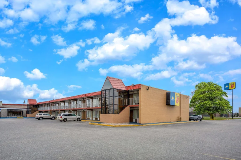 Super 8 by Wyndham Perrysburg/Toledo