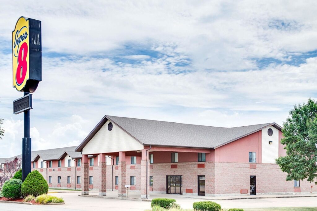 Super 8 by Wyndham Springfield/Battlefield