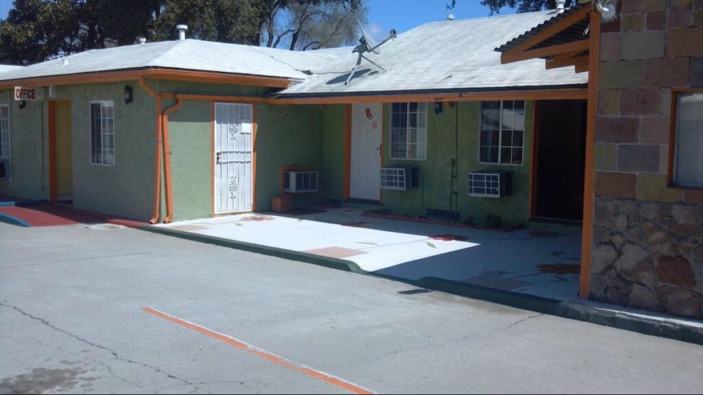 Travel Eagle Inn Motel