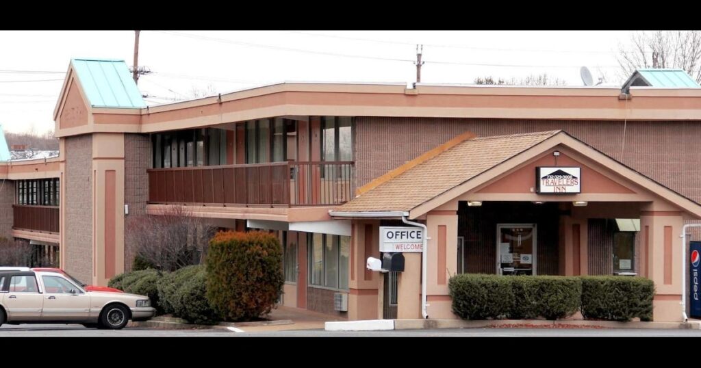 Travelers Inn