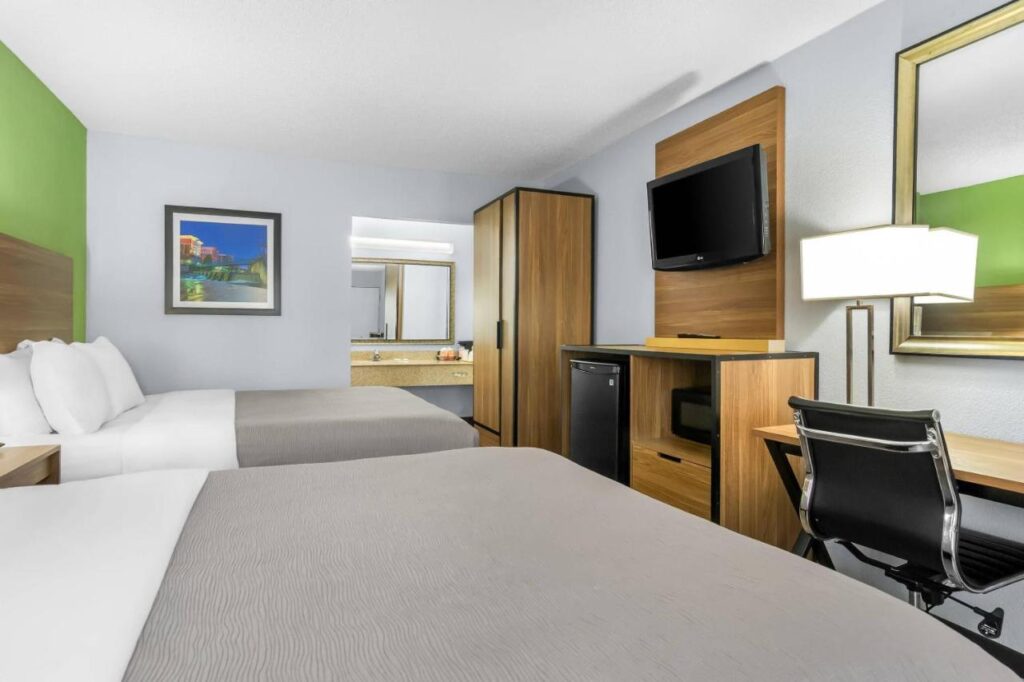 Quality Inn & Suites Greenville - Haywood Mall