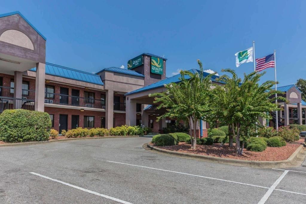 Quality Inn Calera I-65 exit 231