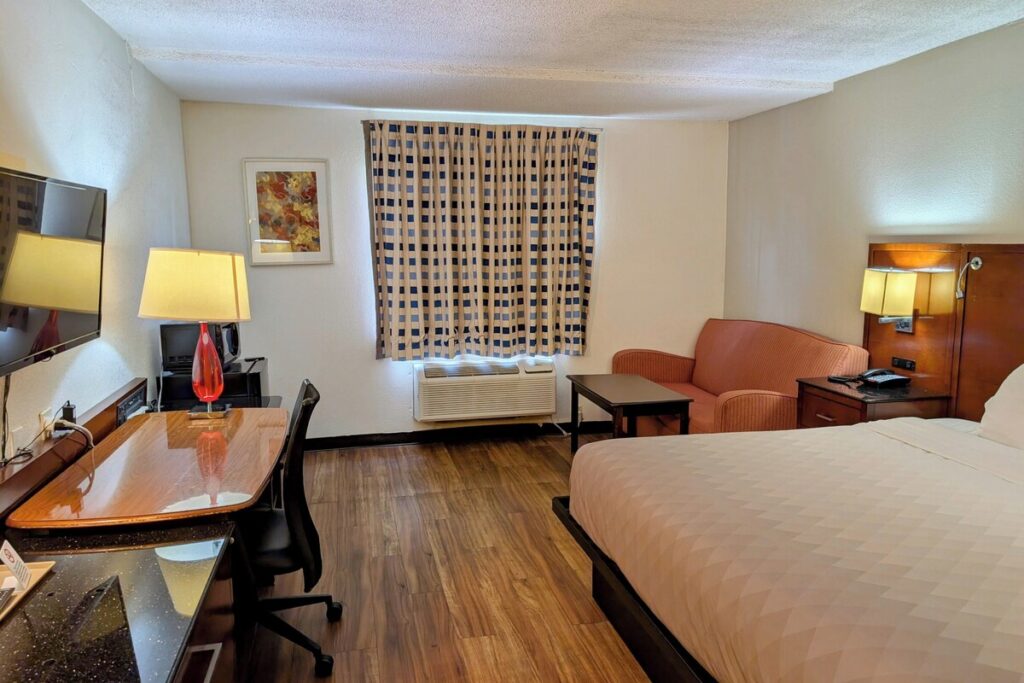 Forsythia Inn