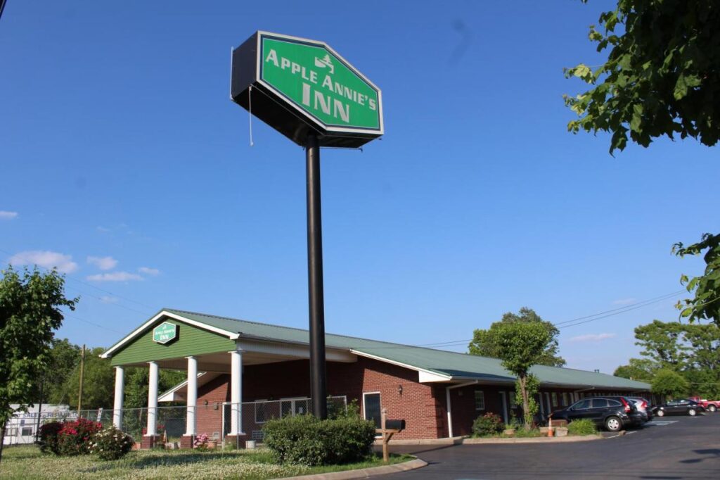 Apple Annies Inn