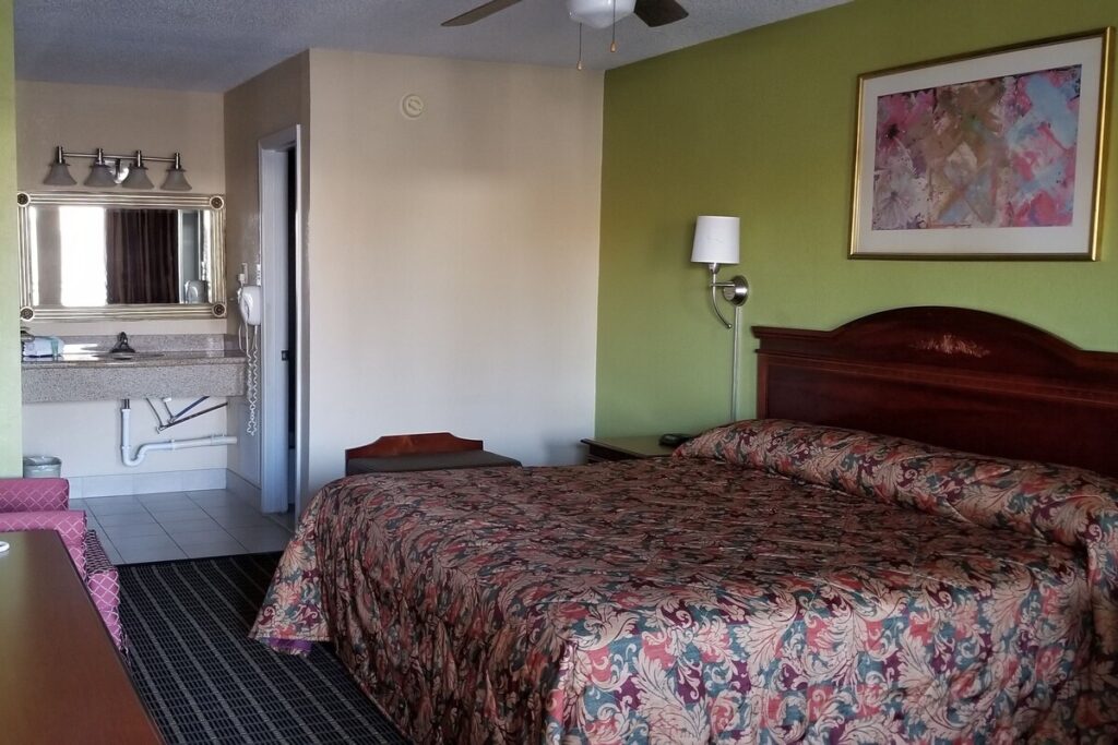 Newport News Inn