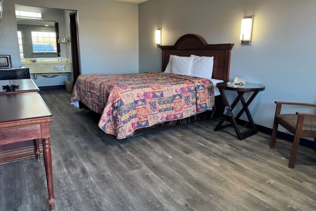 Claremore Motor Inn